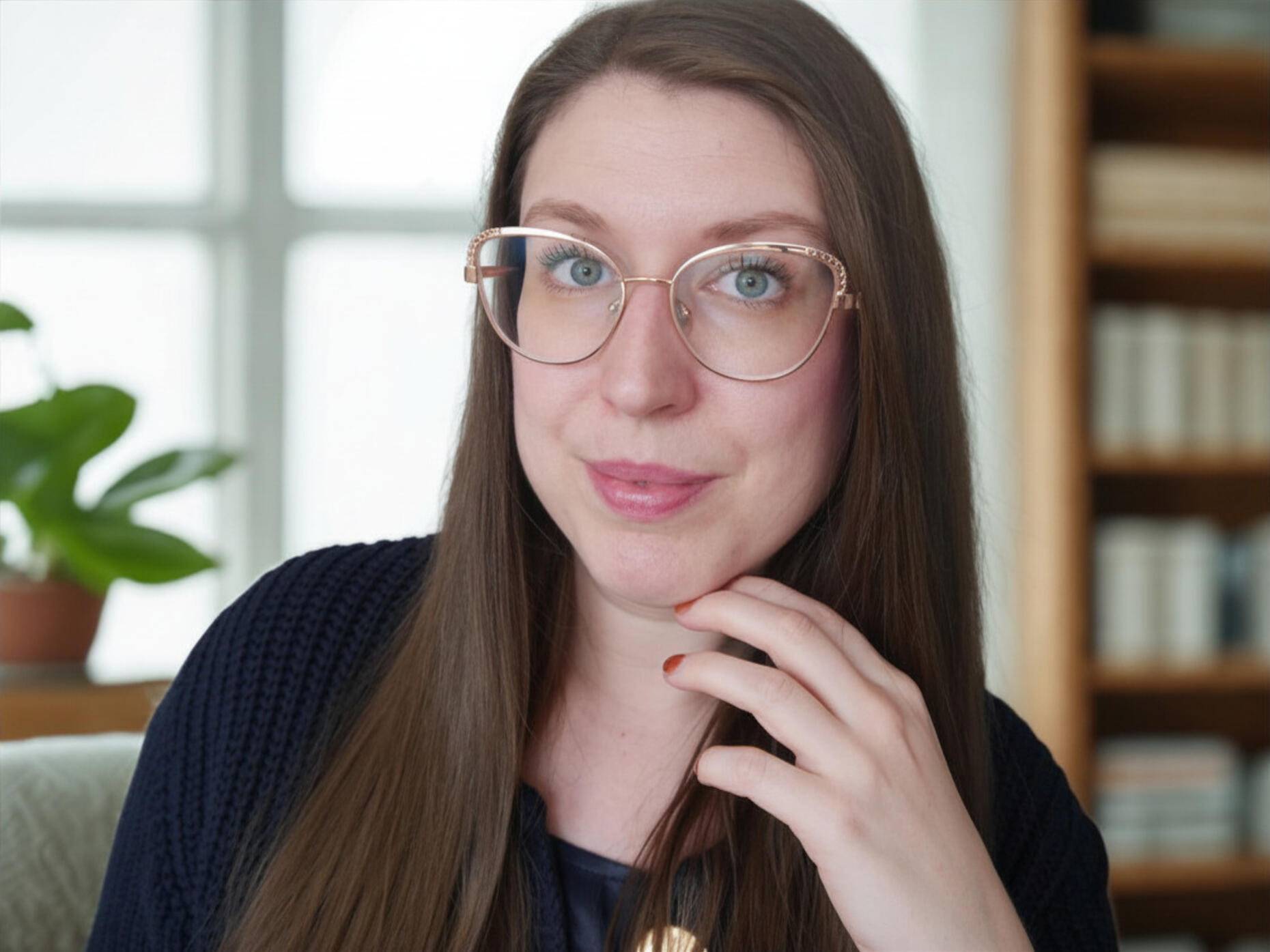 Selina Blaß verbindet technisches Systemverständnis mit psychologischer Expertise für strukturierte Beratung bei Hochsensibilität und komplexen Lebenslagen.